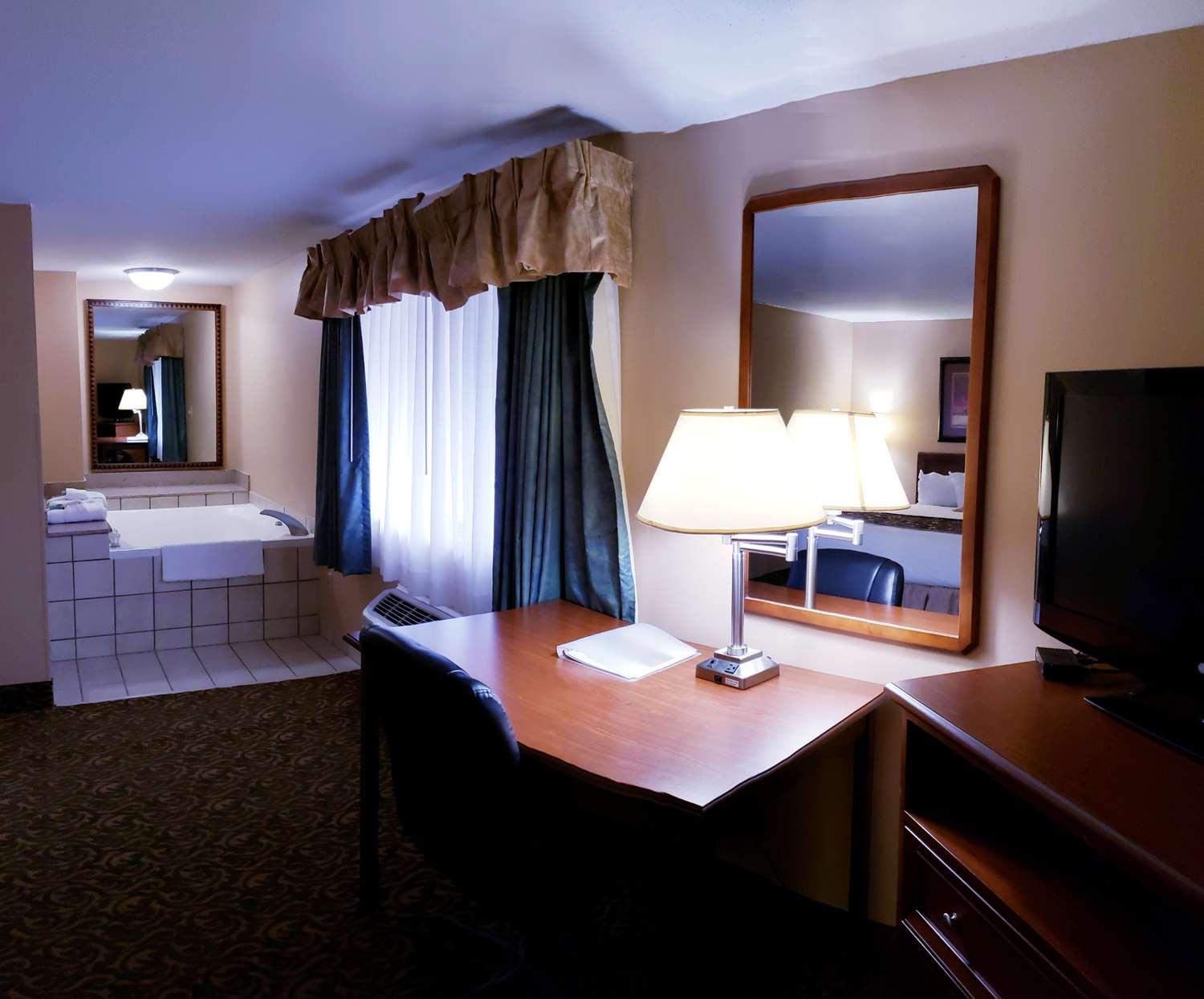 Surestay Plus Hotel By Best Western Black River Falls Ngoại thất bức ảnh