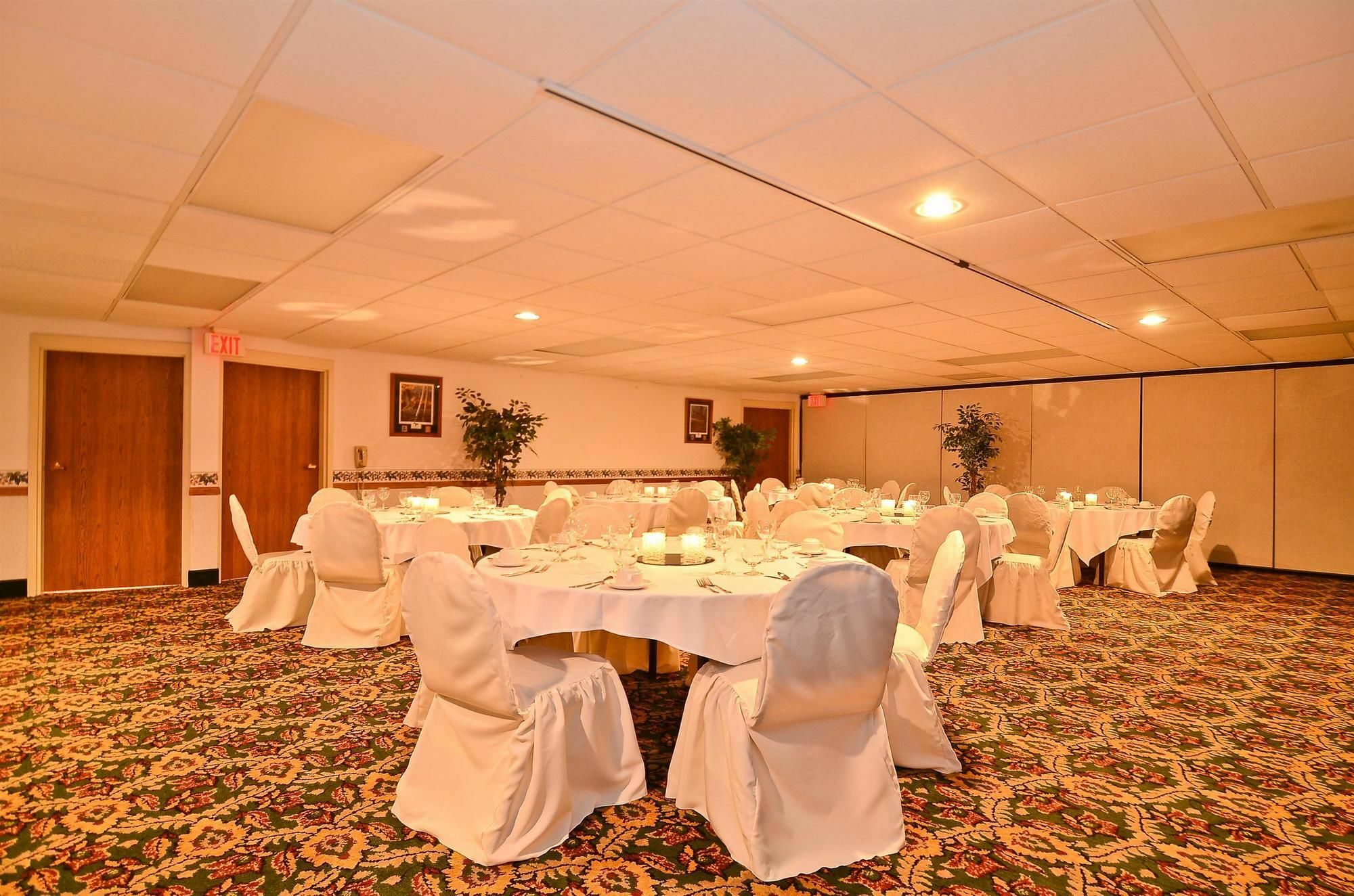 Surestay Plus Hotel By Best Western Black River Falls Ngoại thất bức ảnh